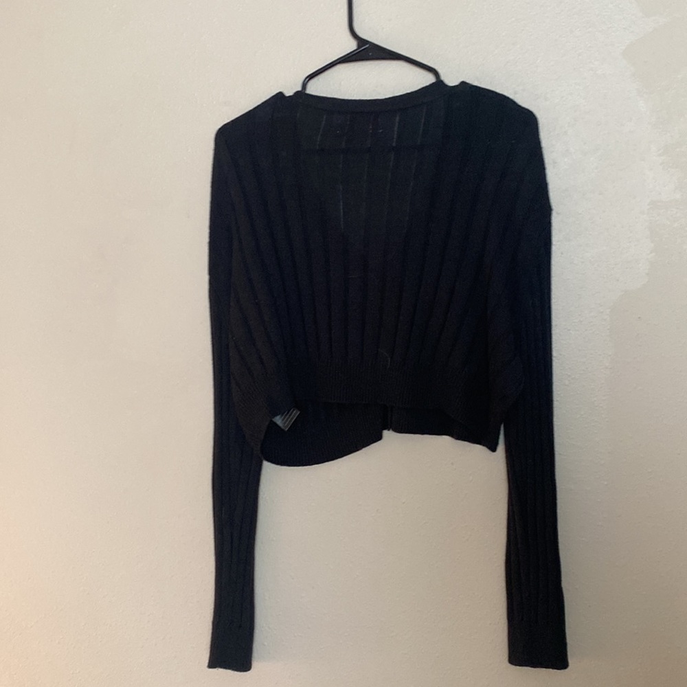 Urban Outfitters Cropped Sweater - Picture 4 of 4